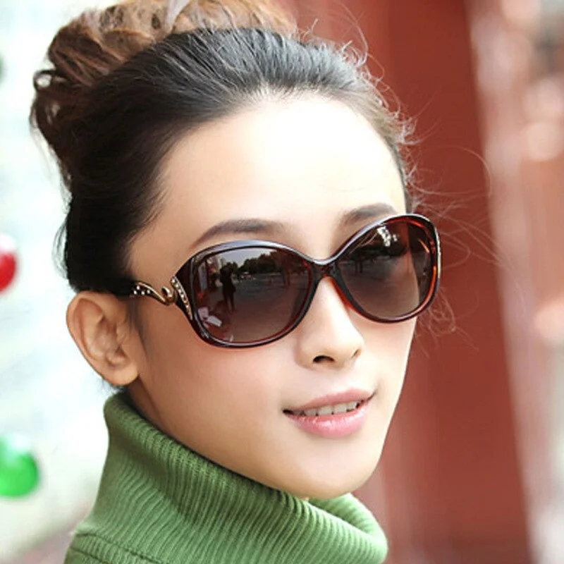 Women's Hot Polarized Fashion Plastic Sunglasses with UV400 Protection